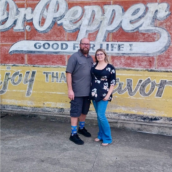 Coffe, Chat and Live Auctions every Friday at 9am. Come hang out and Let's Sell - Picture 3 of 6